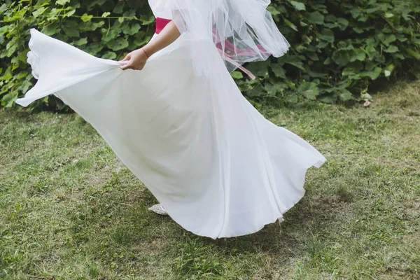 花嫁の結婚式の日に踊り — ストック写真