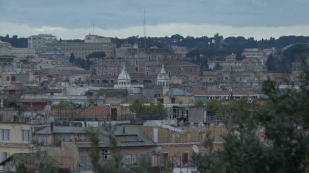 Panoramisch uitzicht op Rome. Zoom. — Stockvideo