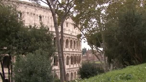 Colosseum, Řím, Itálie, památník z římské říše, zobrazení v pohybu — Stock video