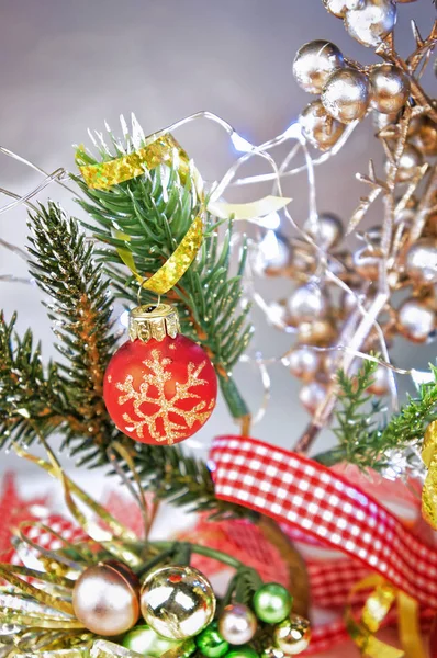 Традиционные рождественские украшения крупным планом — стоковое фото