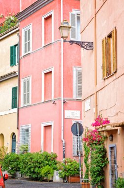 Trastevere - Roma İtalya sokakta