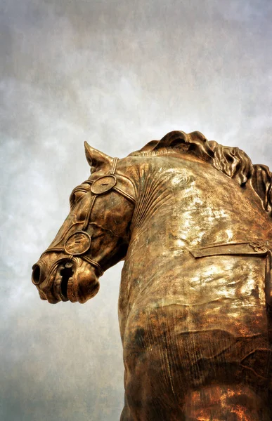 Памятник коню императора Марко Аурелио - Рим Италия — стоковое фото