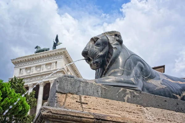 Socha egyptského lva - Řím Itálie — Stock fotografie
