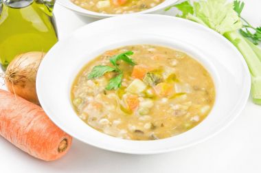 Sebze çorbası ve maydanoz