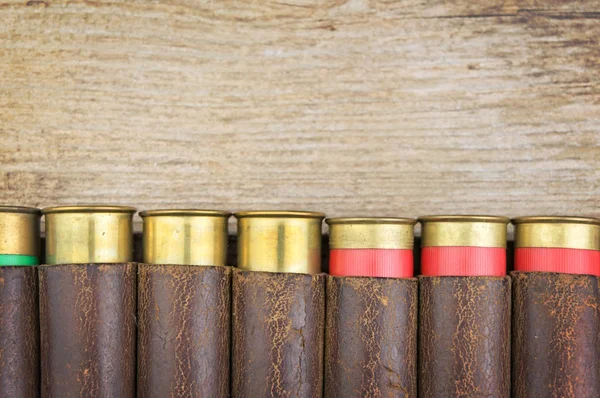 Ahşap masa üzerinde eski palaska