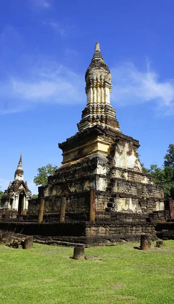 Zbliżenie Pagoda Wat chedi siedmiu wierszy świątyni w Sukhothai — Zdjęcie stockowe