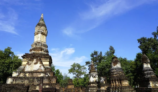 Historyczne Pagoda Wat chedi siedmiu wierszy świątyni w Sukhothai — Zdjęcie stockowe