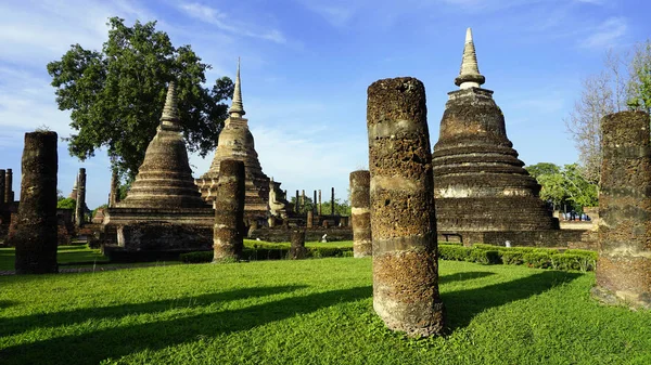 Historyczny Park Wat Mahathat temple pagoda krajobraz — Zdjęcie stockowe