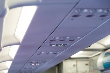 Uçak iç Sigara İçilmez ve toka kemer tabela