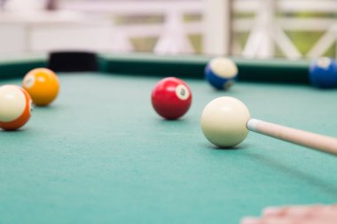 İsteka topu Bilardo Bilardo Masa cep içine kırmızı nişan 