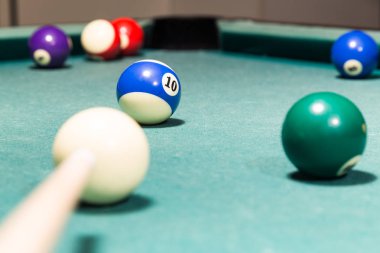İsteka topu Bilardo Bilardo Masa cep içine kırmızı nişan 
