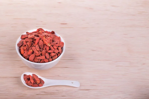 Goji bagas ou Wolfberry remédio tradicional asiático para melhorar ey — Fotografia de Stock