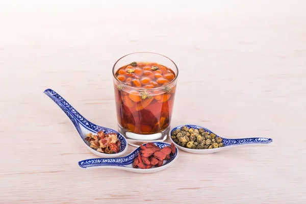 Goji Wolfberry, Хризантема, Red Dates чай средство для улучшения е — стоковое фото
