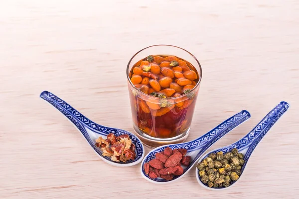 Goji Wolfberry, Chrysanthemum, Red Dates tea remedy to improve e — Stock Photo, Image