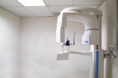 Diş dijital panoramik röntgen cihazı ile kimse