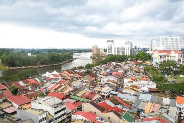 Kuching, Malezya, 25 Haziran 2017: Kuching genel bakış şehir wate