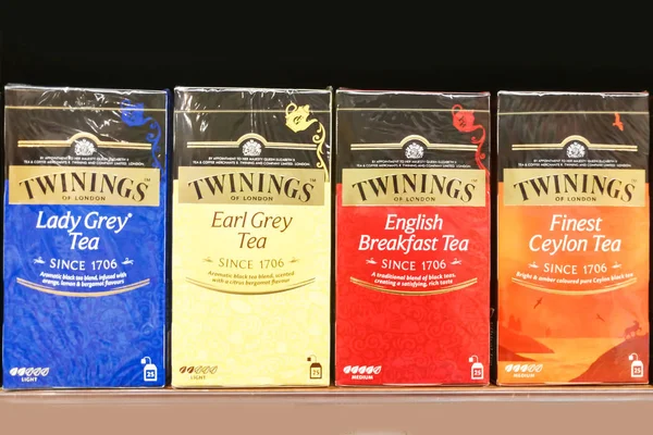 KUALA LUMPUR, Malaysia, 25 Juni 2017: Twinings is an English ma — Stok Foto