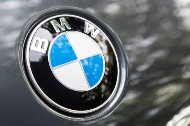 Kuala Lumpur, Malezya - 12 Ağustos 2017: Bmw veya Bayerische Motoren Werke Ag, 's önde gelen Alman lüks araç, spor araba, motosiklet ve motor üretim şirketi.