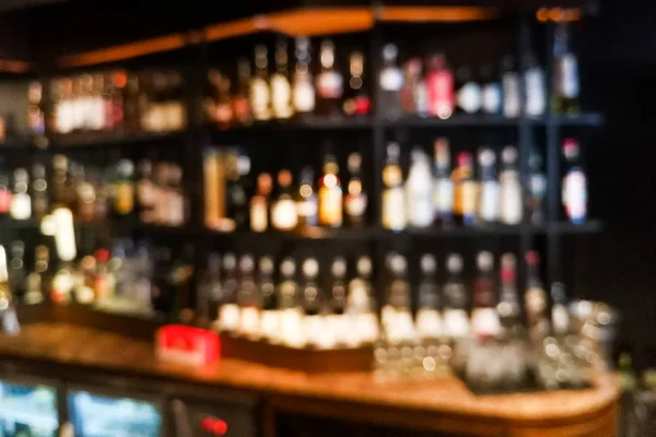 Vervagen visie perspectief weergave van een dronken persoon in pub — Stockfoto