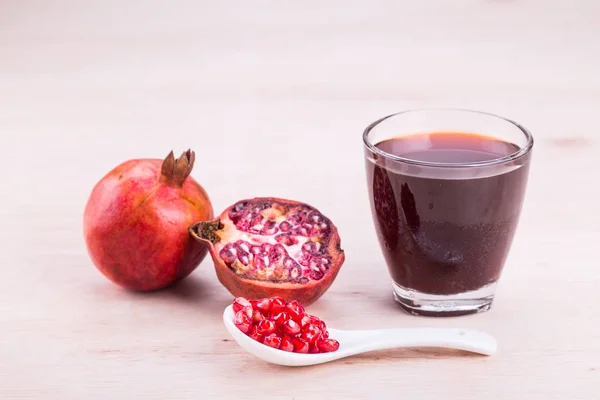 Organic Pomegranate juice with high anti-oxidant good for health — Stock Photo, Image