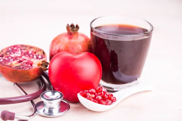 Sumo de romã orgânica com alto antioxidante bom para a saúde — Fotografia de Stock