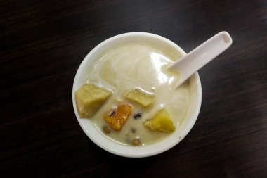 Bubur Cha cha Malezya gıda arasında popüler nyonya tatlı var