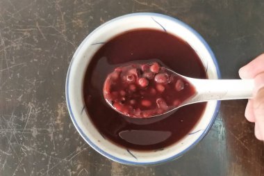 Kırmızı fasulye veya azuki fasulye çorbası, Malezya popüler tatlı