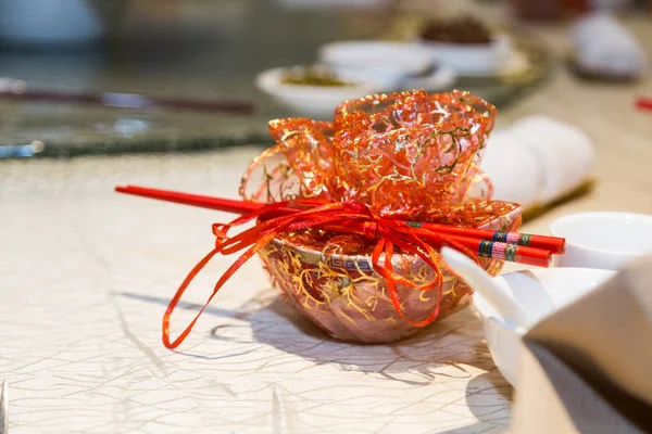 Chinese longevity bowl door set during birthday dinner celebration — Stok Foto