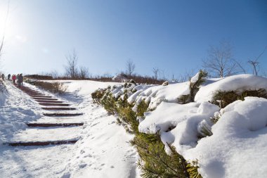 Mount Usu ya da Usuzan zirvesine yürüyüş yolu