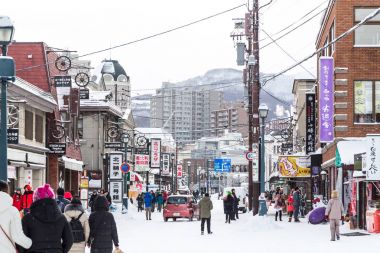 Otaru, Japonya, 28 Ocak 2018: Perakende Pazar olduğunu turist çekmek