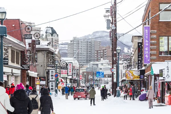 2018 年 1 月 28 日、小樽市: 小売市場は観光客を誘致 — ストック写真