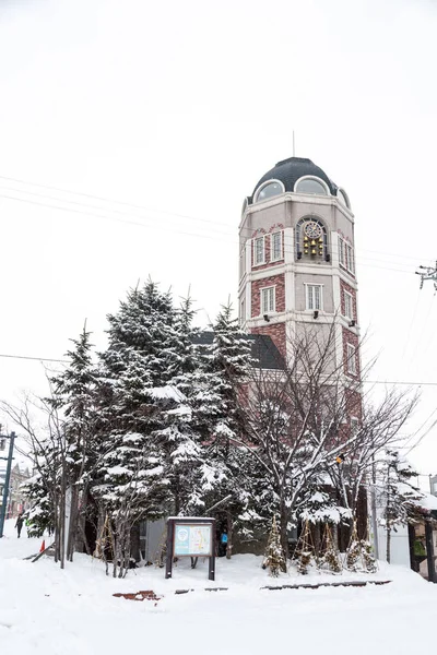 Otaru, japan, 28. januar 2018: der le tao uhrturm mit chim — Stockfoto