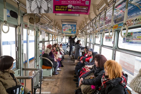 Hakodate, Japonya, 28 Ocak 2018: Tramvaylar ana transporta vardır