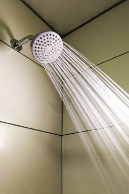 Aşağı banyo püskürtme su damlacıkları yenileme ile duş başlığı