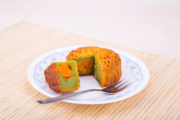 Moon cake with egg yoke for Chinese mid-autumn festive served — Stock Photo, Image