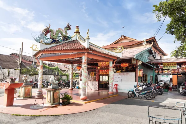 Georgetown, Penang, 12 februari 2020: Chew Jetty är en del av Penang Heritage Trail och är populärt turistmål. En av de återstående gamla sundet kinesisk uppgörelse. — Stockfoto