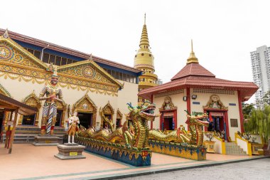 Penang, Malezya, 15 Şubat 2020: Wat Chaiya Mangalaram ve uyuyan Buda Penang 'da popüler bir turizm merkezidir..