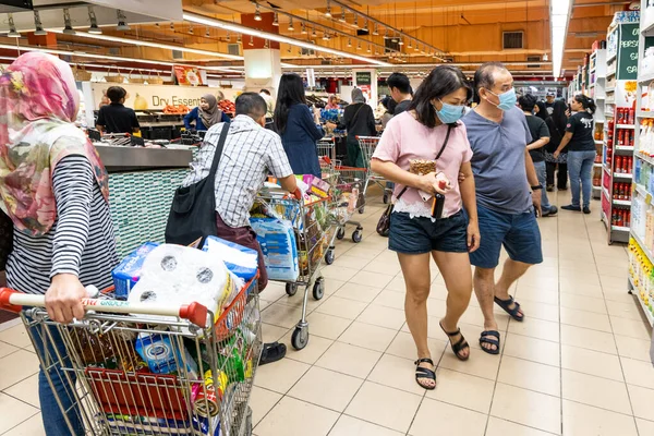 Kuala Lumpur Malaysia Mars 2020 Panikköp Bland Shoppare Snabbköp Som — Stockfoto