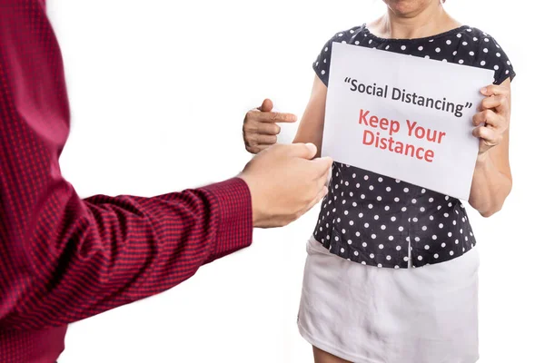 Personne Pointant Plaque Avec Distance Sociale Gardez Votre Avertissement Distance — Photo