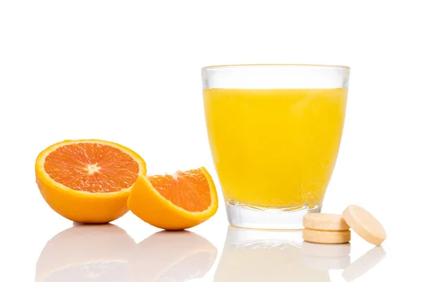 Серия Апельсиновых Ароматизированных Витаминов Блеск Таблетки Упал Раствориться Стакане Воды — стоковое фото