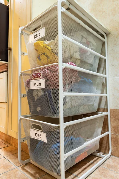 Laundry Untuk Mencuci Diurutkan Dalam Kelompok Anak Anak Ibu Dan — Stok Foto