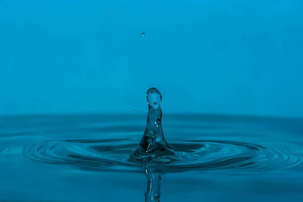 Tropfen Sauberen Blauen Wassers — Stockfoto