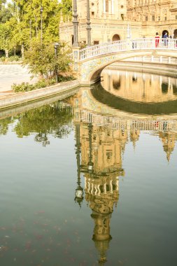 Sevilla, İspanya, sokaklarında sanat ile doldurulur