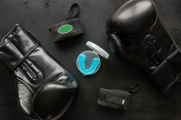 Accessoires de boxe - gants, bandages, protège-dents — Photo