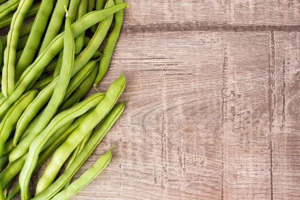 Ahşap taze yeşil fasulye
