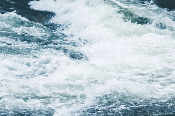 Een Krachtige Stroom Van Rivier Van Berg Snelle Stroom Van — Stockfoto