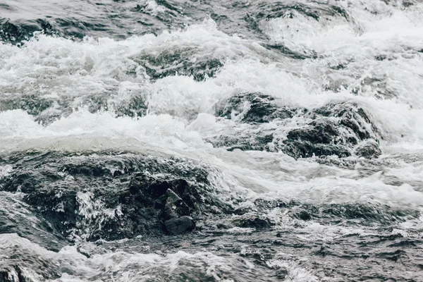 Een Krachtige Stroom Van Rivier Van Berg Snelle Stroom Van — Stockfoto