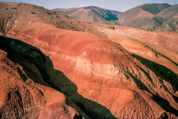 Rocas Rojas Coloridas Día Soleado Hermosa Vista Las Montañas Del —  Fotos de Stock
