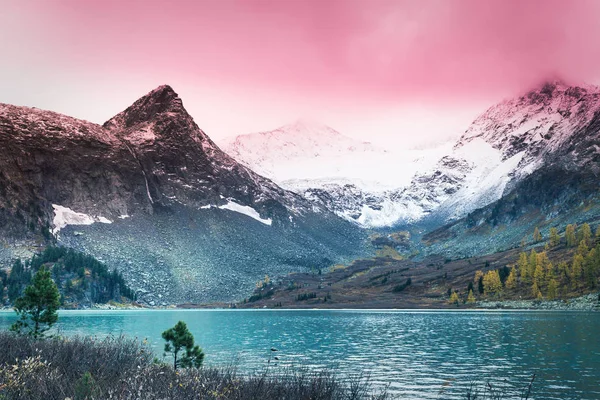 Lac Montagne Avec Réflexion Dans Surface Réfléchie Des Roches Beauté — Photo