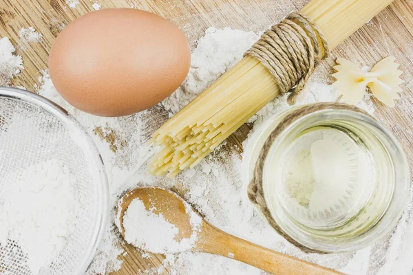 Spaghetti Secchi Uova Farina Cucina Cucina Pranzo Cibo Fatto Casa — Foto Stock